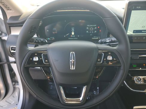 New 2026 Lincoln Corsair Premiere image 16