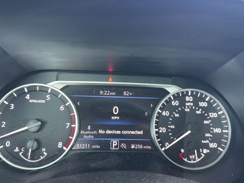 Certified 2024 Nissan Sentra SR FWD image 10