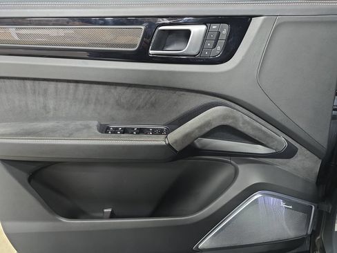 Certified 2023 Porsche Cayenne Turbo GT AWD/4WD image 22