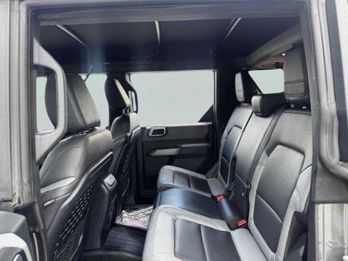 Used 2023 Ford Bronco Black Diamond AWD/4WD image 35