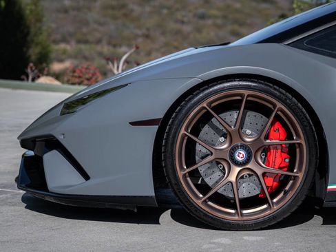 Used 2018 Lamborghini Huracan Performante image 82