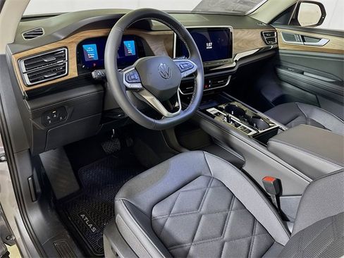New 2026 Volkswagen Atlas SE image 5