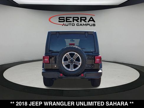 Used 2018 Jeep Wrangler Unlimited Sahara AWD/4WD image 12