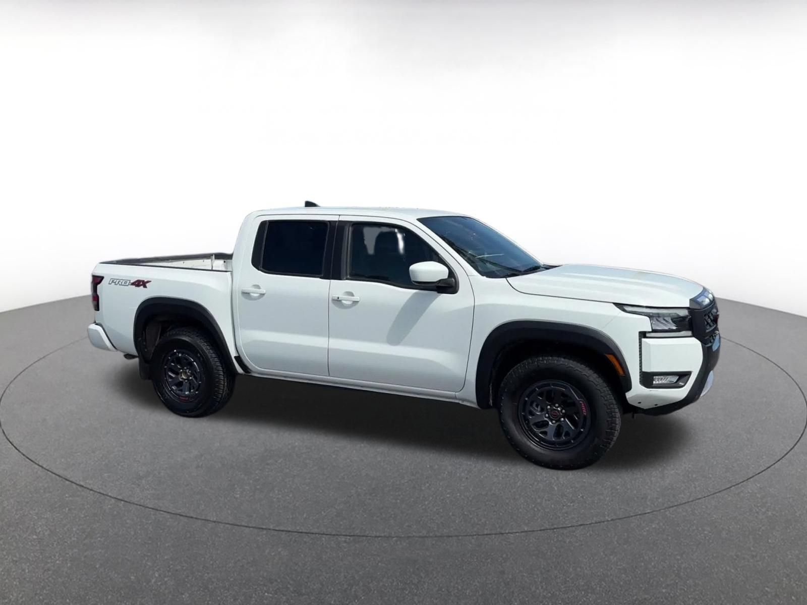 Used 2026 Nissan Frontier PRO-4X AWD/4WD image 2