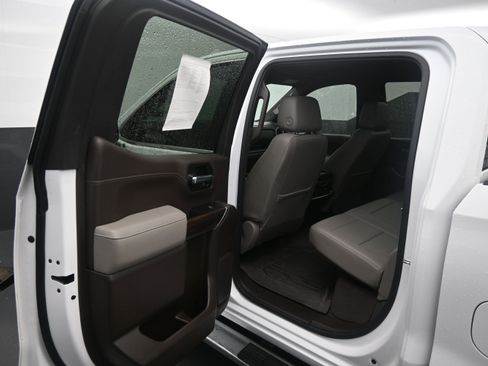 Used 2019 GMC Sierra 1500 SLT AWD/4WD image 12