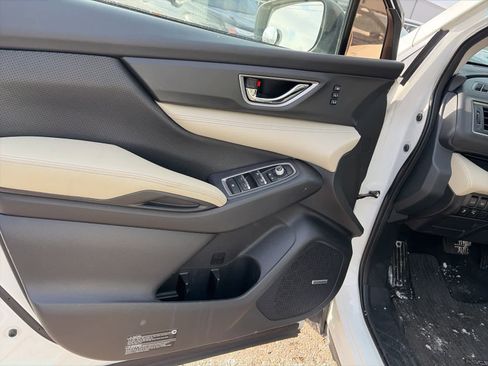 Used 2022 Subaru Ascent Limited w/ Technology Package image 12