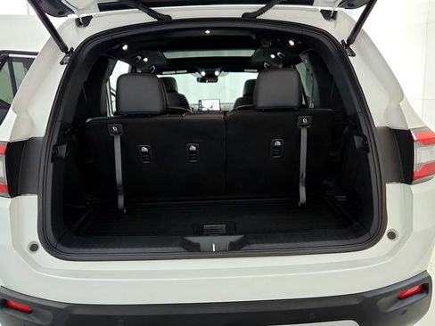 Used 2025 Honda Pilot TrailSport image 20