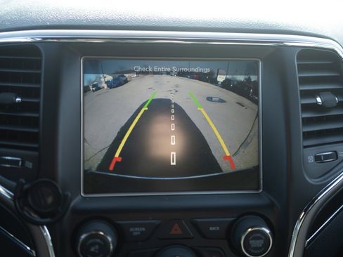 Used 2015 Jeep Grand Cherokee Limited image 11