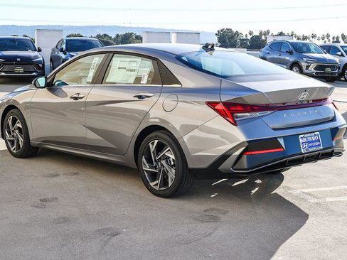 New 2026 Hyundai Elantra Limited FWD image 4