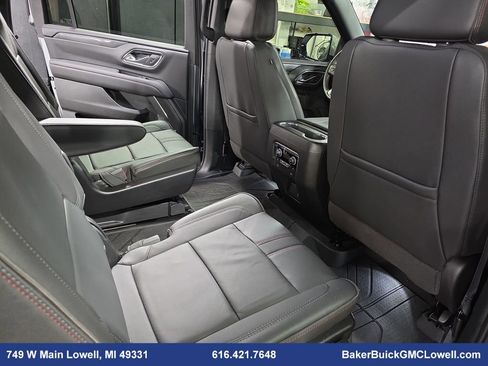 Used 2024 Chevrolet Suburban RST w/ Luxury Package image 10