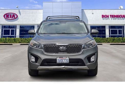 Used 2017 Kia Sorento SX image 2