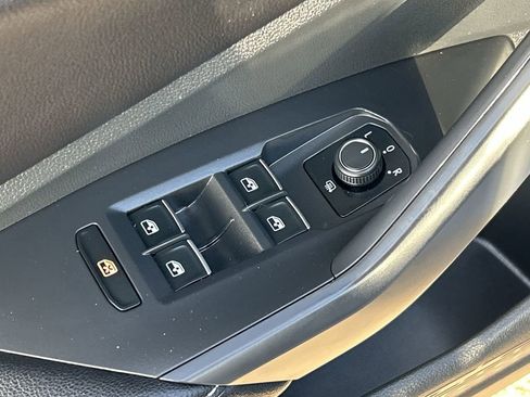 Used 2025 Volkswagen Jetta Sport FWD image 18