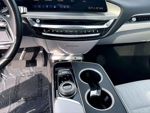 Certified 2024 Cadillac Lyriq Luxury image 14