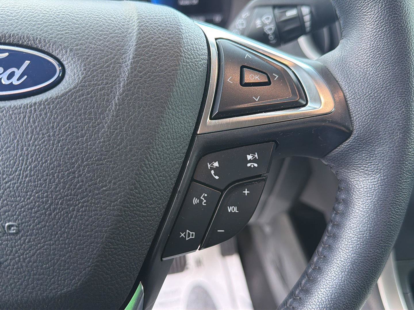 Used 2024 Ford Edge SEL w/ Convenience Package AWD/4WD image 16