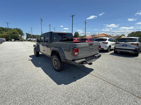 Used 2020 Jeep Gladiator Overland w/ Popular Equipment Package AWD/4WD image 3