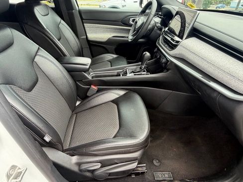 Used 2024 Jeep Compass Latitude AWD/4WD image 42