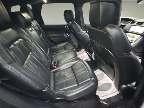 Used 2018 Land Rover Range Rover Sport SE image 14