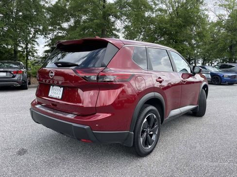 Used 2025 Nissan Rogue SV FWD image 3
