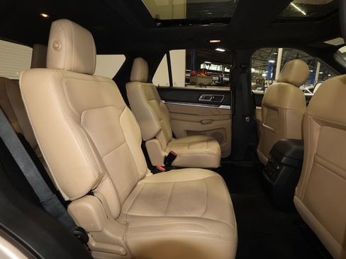 Used 2017 Ford Explorer Limited w/ Equipment Group 301A image 18