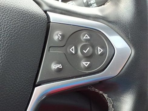 Used 2023 Chevrolet Traverse Premier AWD/4WD image 28