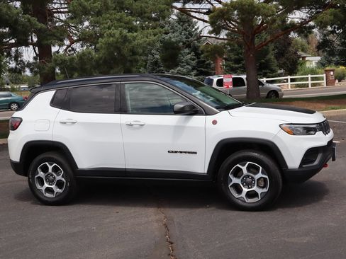 Used 2022 Jeep Compass Trailhawk w/ Trailhawk Elite Group AWD/4WD image 2