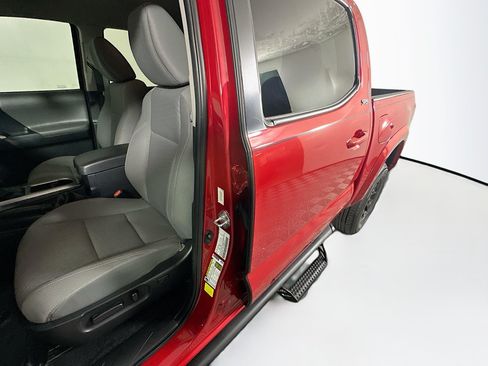 Used 2022 Toyota Tacoma SR5 RWD image 12
