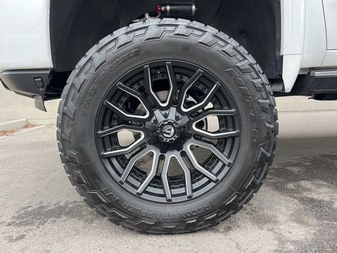 Used 2022 GMC Sierra 2500 Denali w/ Denali Ultimate Package image 32