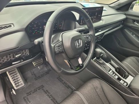Used 2025 Honda Accord Sport image 12