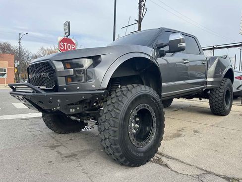 Used 2022 Ford F250 Lariat w/ Lariat Ultimate Package image 2