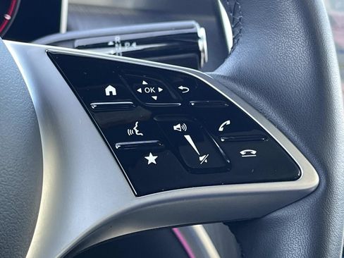 Used 2025 Mercedes-Benz GLC 300 image 28