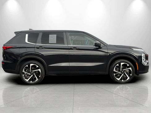 Used 2024 Mitsubishi Outlander SE image 8