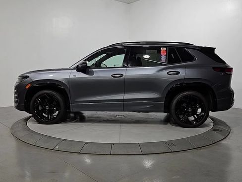 Certified 2025 Volkswagen Tiguan SE R-Line AWD/4WD image 2