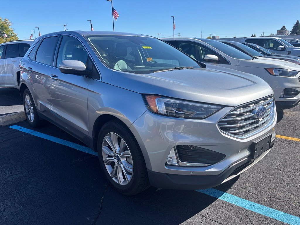 Used 2022 Ford Edge Titanium w/ Equipment Group 301A AWD/4WD image 3