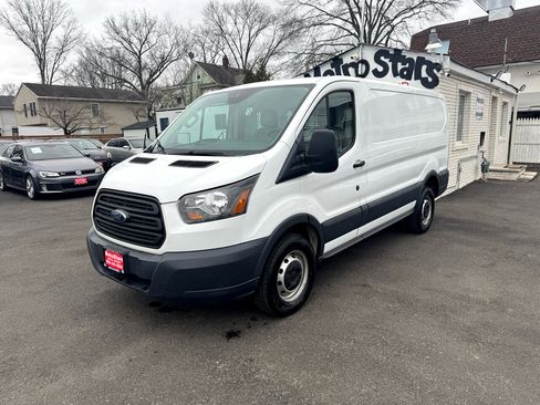 Used 2018 Ford Transit 250 130 Low Roof image 3