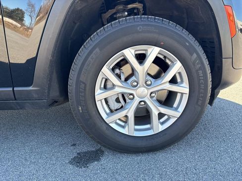 Used 2023 Jeep Grand Cherokee Limited image 21