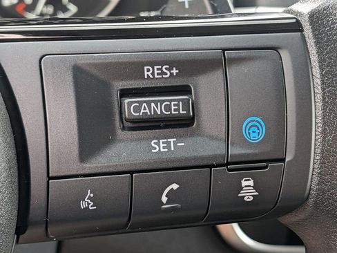 Used 2023 Nissan Rogue SV AWD/4WD image 14