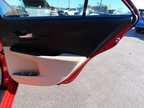 Used 2013 Toyota Camry LE image 14