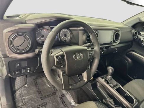Certified 2021 Toyota Tacoma TRD Off-Road AWD/4WD image 10