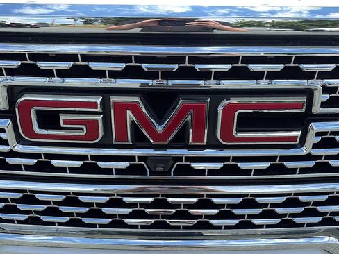 Used 2019 GMC Sierra 1500 Denali w/ Denali Ultimate Package AWD/4WD image 28