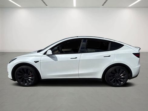 Used 2025 Tesla Model Y Performance AWD/4WD image 3