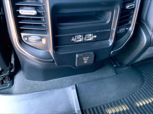 Used 2020 RAM 1500 Big Horn w/ Built-to-serve Edition AWD/4WD image 32