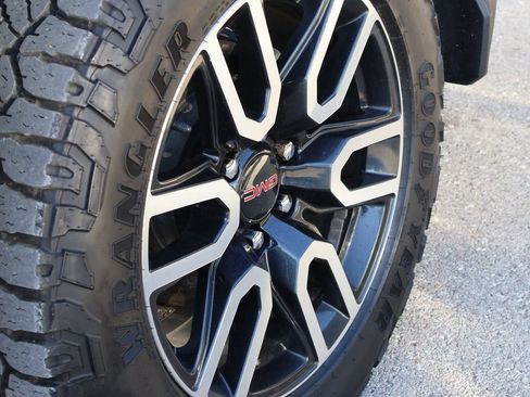 Used 2020 GMC Sierra 1500 AT4 image 39