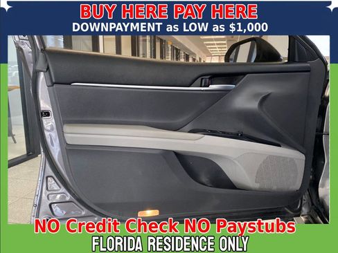 Used 2018 Toyota Camry LE image 14