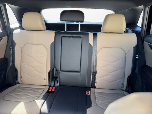 New 2026 Volkswagen Atlas Cross Sport SE image 12