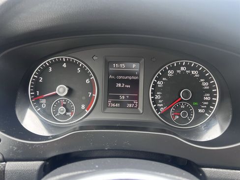 Used 2014 Volkswagen Jetta GLI FWD image 16