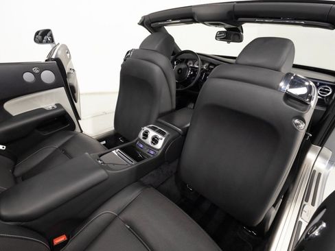 Used 2019 Rolls-Royce Dawn RWD image 63