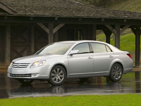 Used 2005 Toyota Avalon Touring image 1