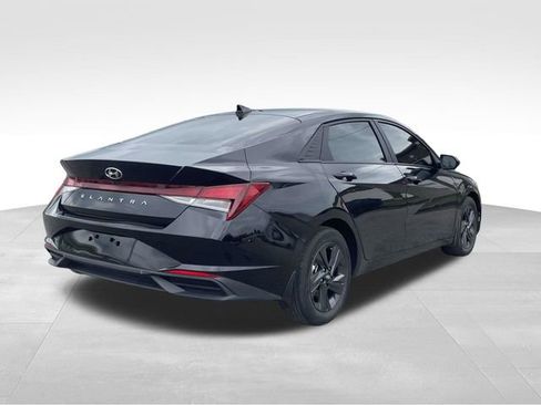 Used 2023 Hyundai Elantra SEL FWD image 4