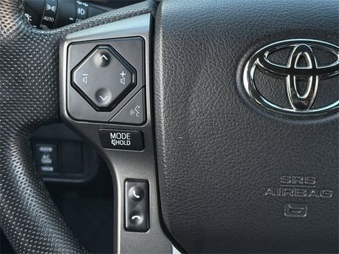 Used 2022 Toyota Tacoma TRD Off-Road w/ Technology Package image 15