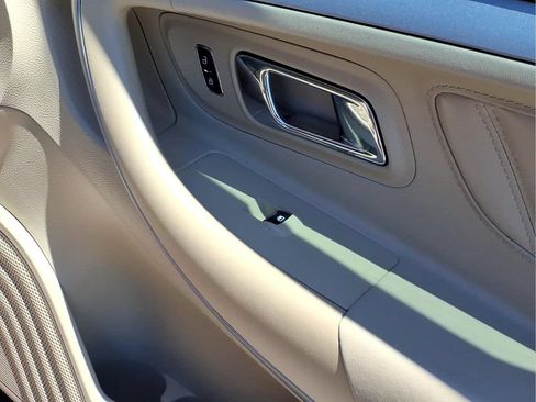 Used 2018 Ford Taurus SEL w/ Equipment Group 201A FWD image 14